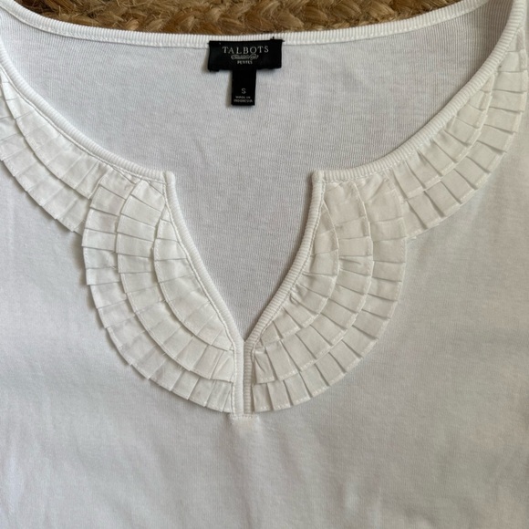 Talbots Small Petite Classic White Cotton V Neck 3/4 Sleeeve w/ Pleated Neckline - Picture 3 of 4